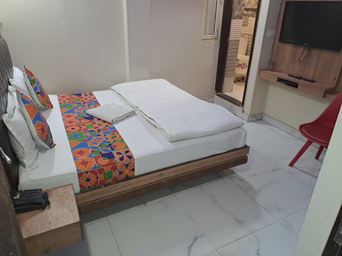 Hotel Sarthak Palace - By Pooja Hospitality نيودلهي المظهر الخارجي الصورة