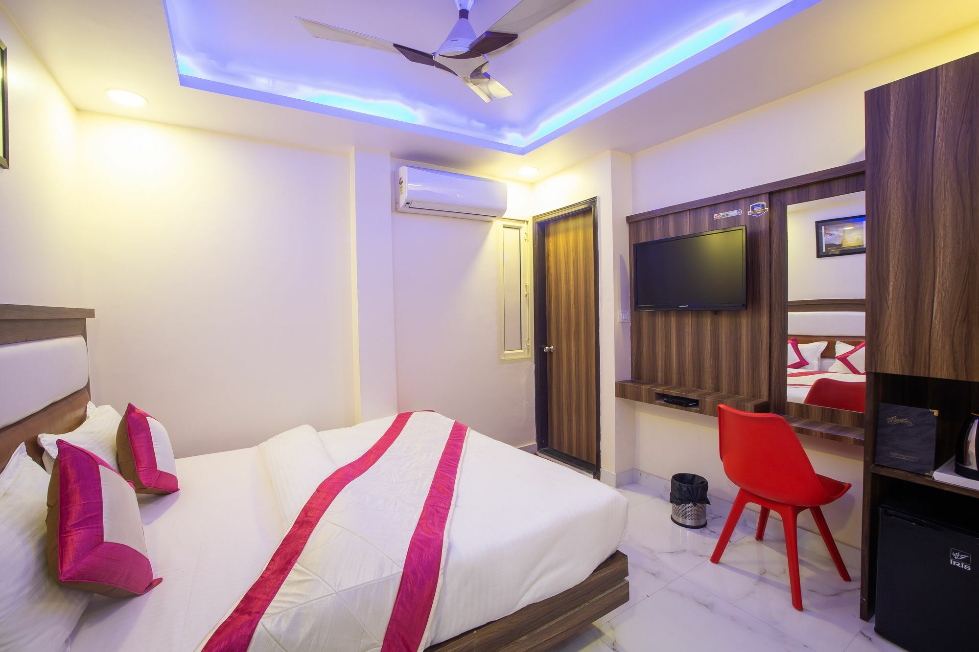 Hotel Sarthak Palace - By Pooja Hospitality نيودلهي المظهر الخارجي الصورة