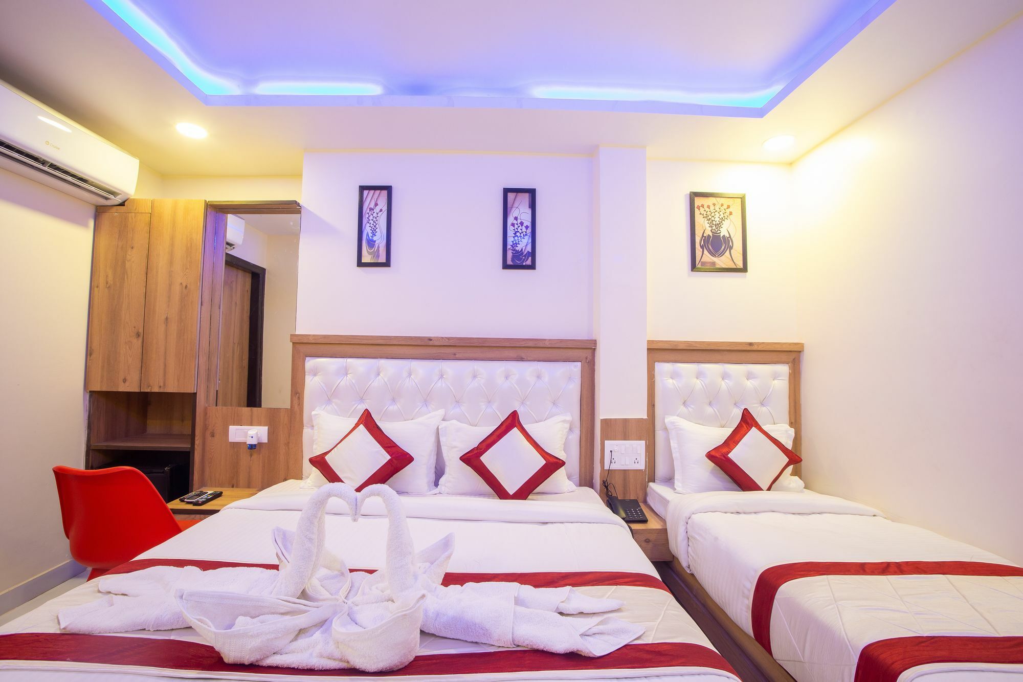 Hotel Sarthak Palace - By Pooja Hospitality نيودلهي المظهر الخارجي الصورة