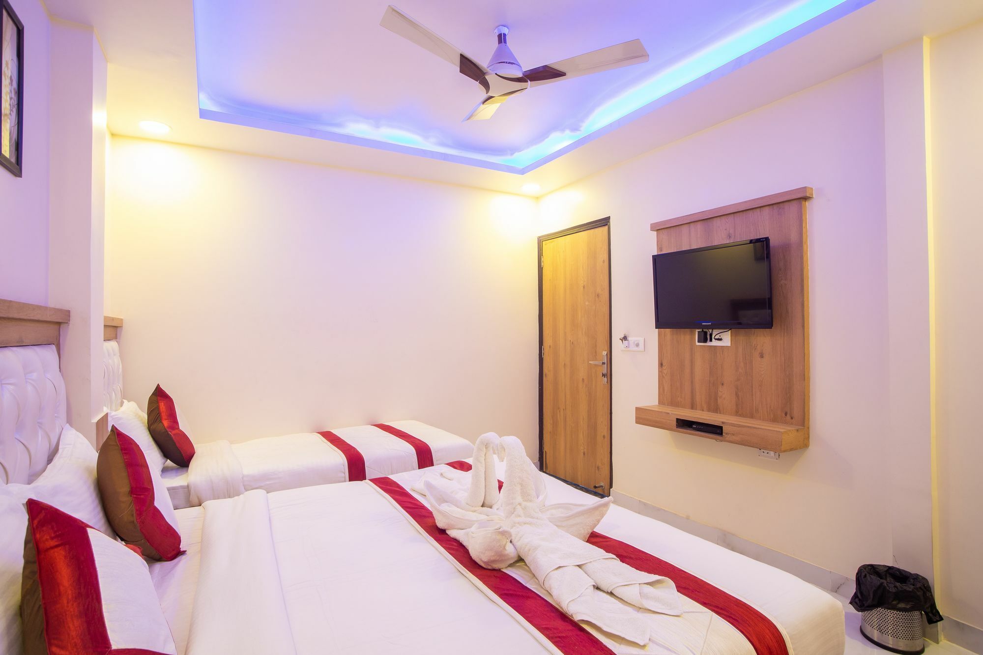 Hotel Sarthak Palace - By Pooja Hospitality نيودلهي المظهر الخارجي الصورة