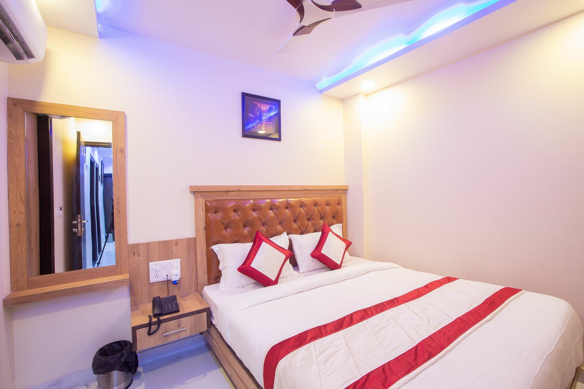 Hotel Sarthak Palace - By Pooja Hospitality نيودلهي المظهر الخارجي الصورة