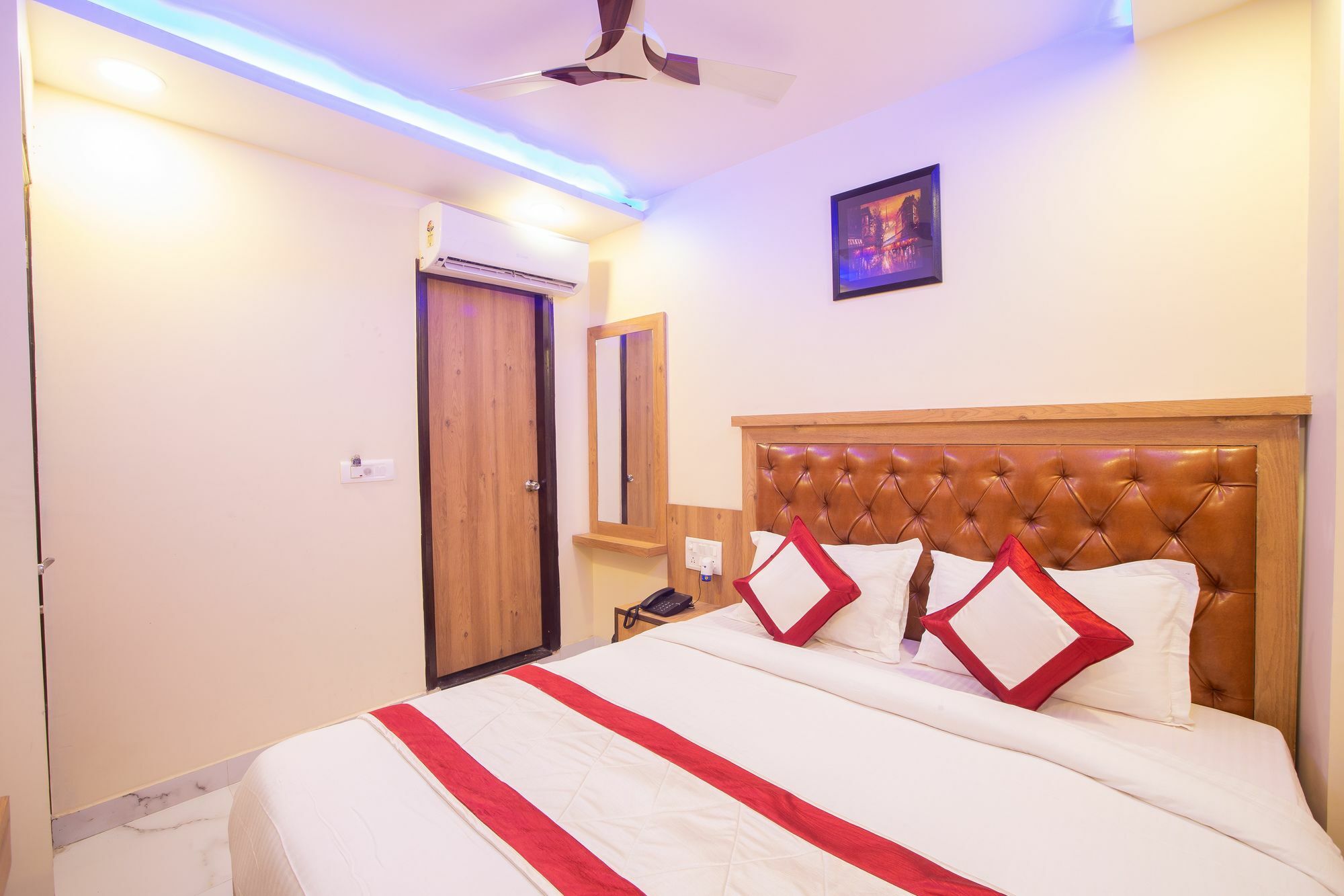 Hotel Sarthak Palace - By Pooja Hospitality نيودلهي المظهر الخارجي الصورة