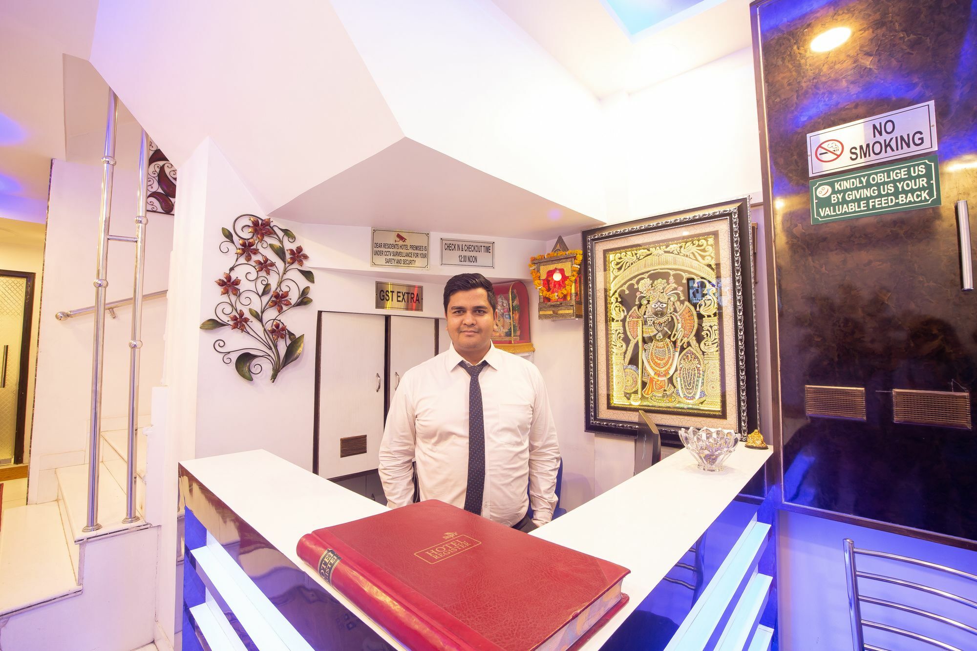 Hotel Sarthak Palace - By Pooja Hospitality نيودلهي المظهر الخارجي الصورة