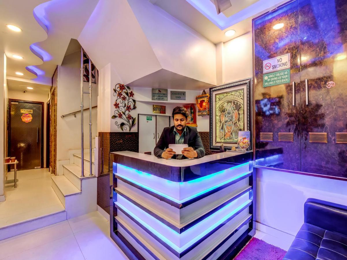 Hotel Sarthak Palace - By Pooja Hospitality نيودلهي المظهر الخارجي الصورة