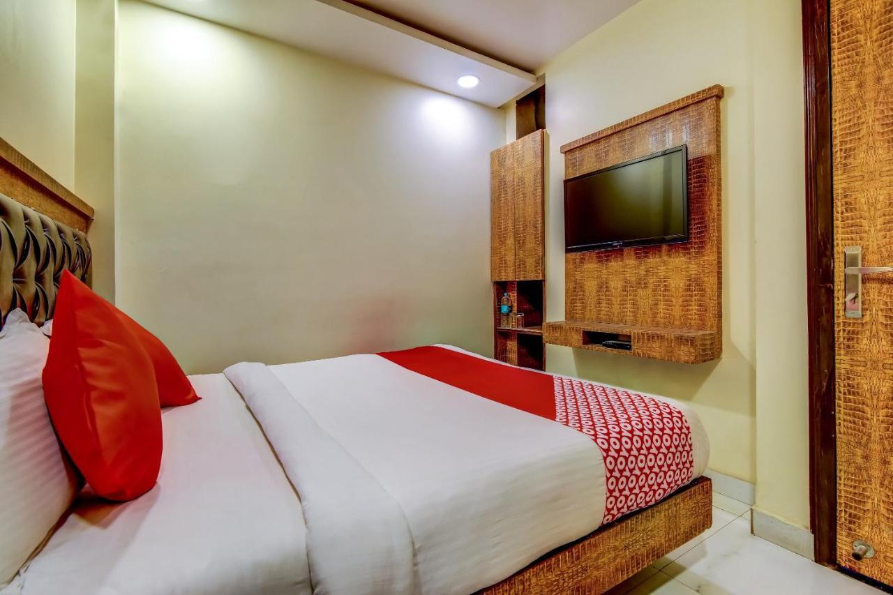 Hotel Sarthak Palace - By Pooja Hospitality نيودلهي المظهر الخارجي الصورة